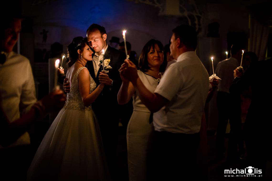 fotograf wroclaw świetlisty taniec na weselu taniec ze świecami atrakcje weselne 5 atrakcji na wesele