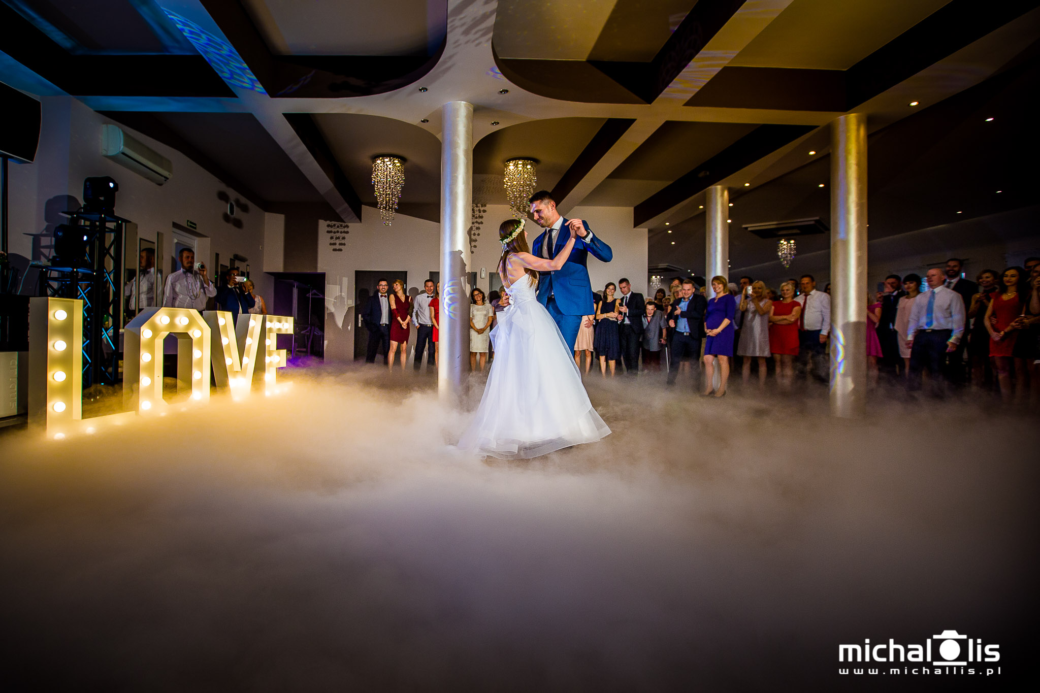 świecący napis love love napis podświetlony napis love na wesele fotograf slubny wroclaw