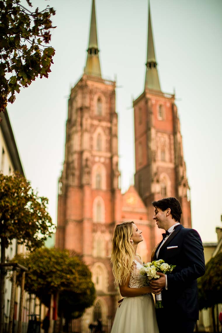 sesja ślubna we Wrocławiu, jesień, para młoda, sesja ślubna, sesja plenerowa, plener